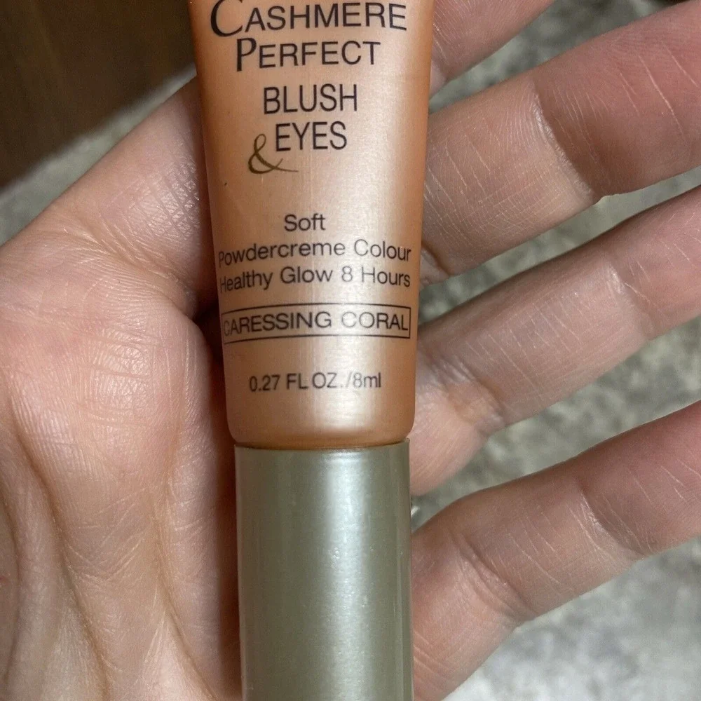 Loreal CASHMERE PERFECT BLUSH & EYES Soft Powder Cream Color Caressing Coral